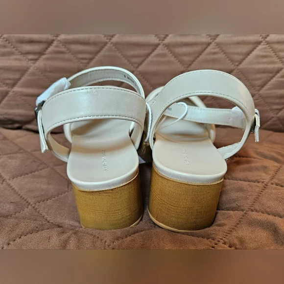 American Eagle Cross Over Padded Wedge (Size 6; Color Bone Khaki) - Picture 3 of 4